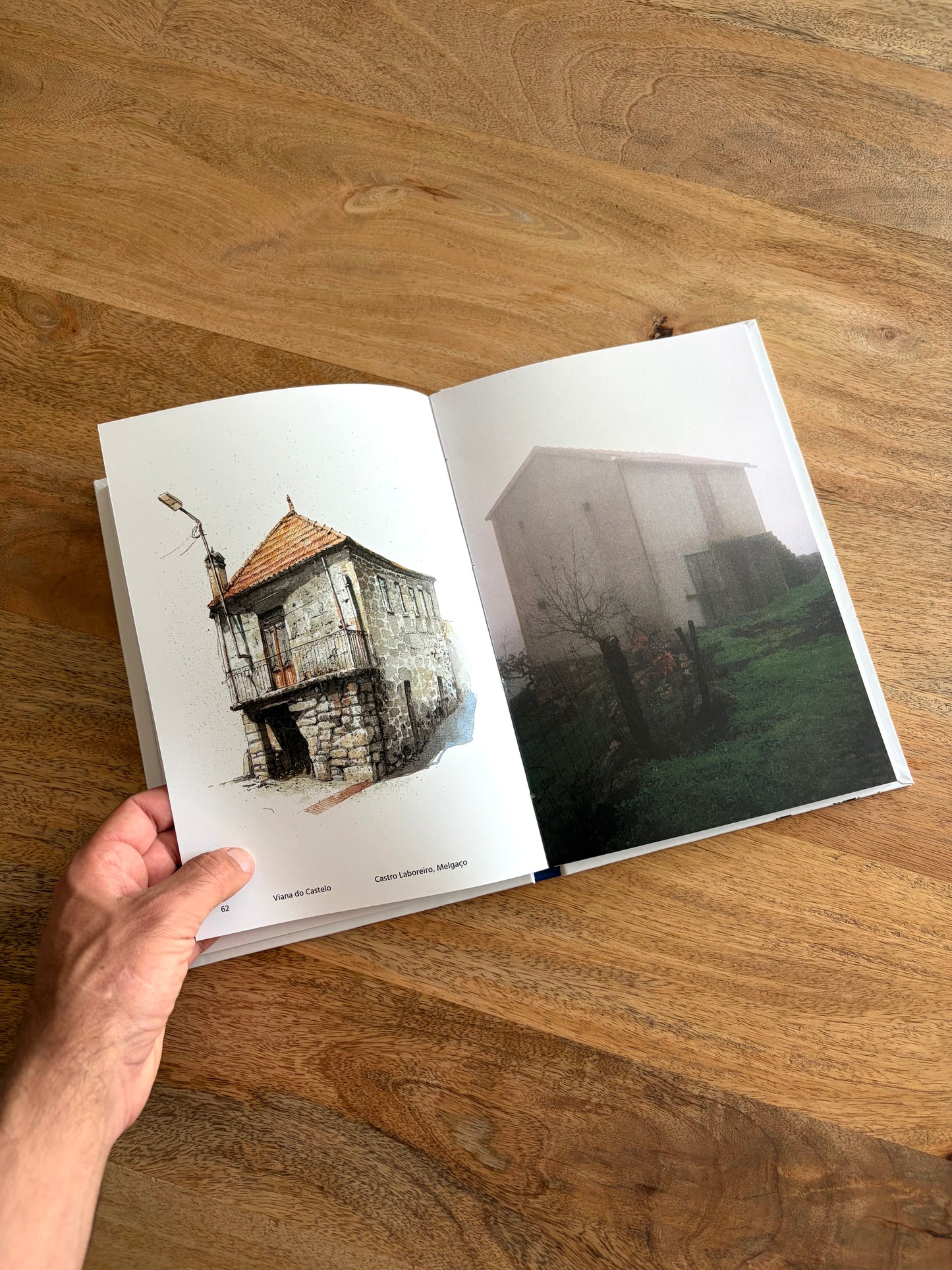 Painting Portuguese Invisible Houses - Book